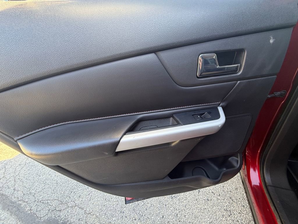 Used 2013 Ford Edge SEL FWD image 23
