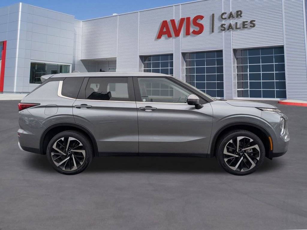 Used 2024 Mitsubishi Outlander SE image 7