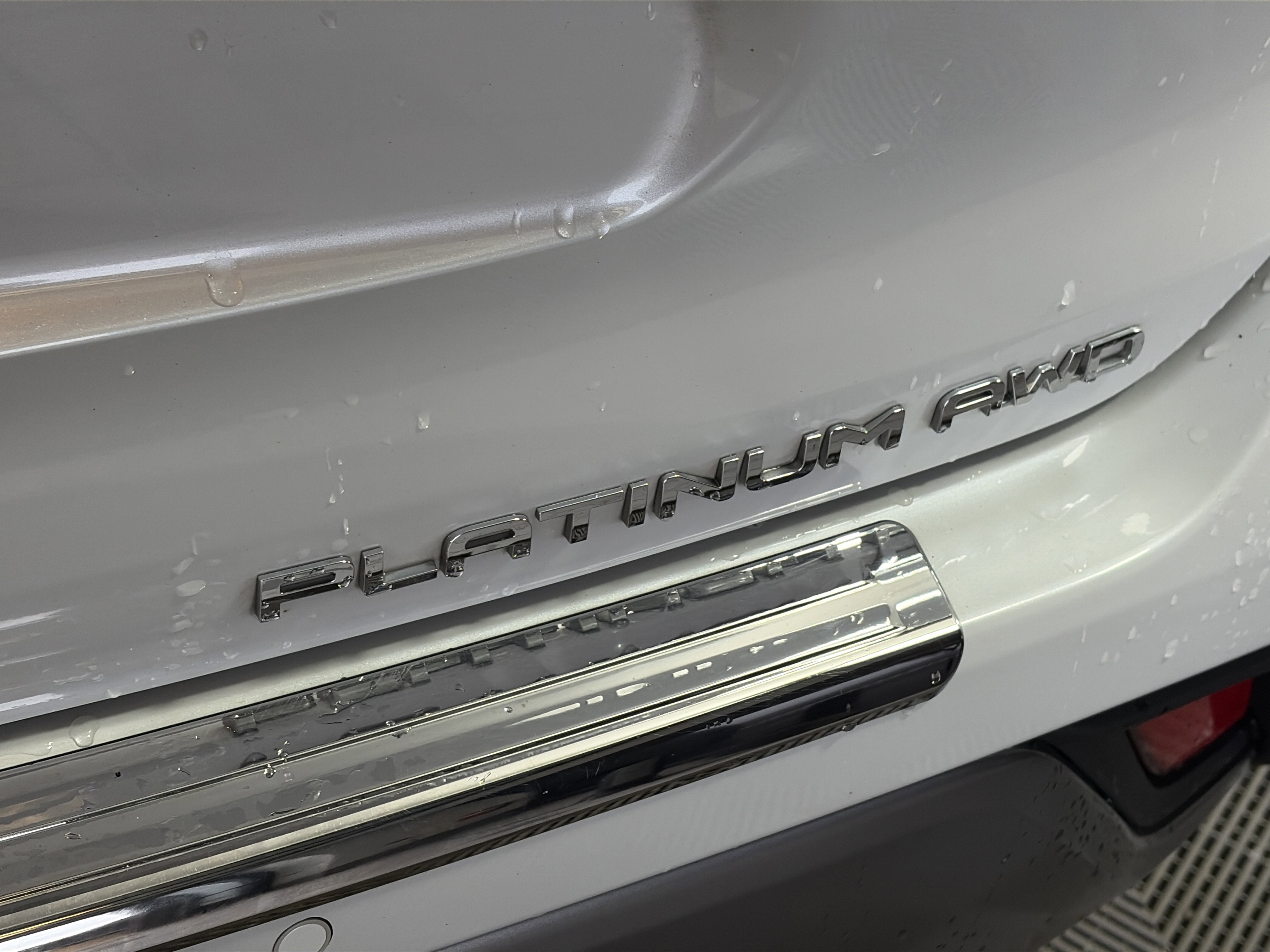 Used 2023 Toyota Highlander Platinum image 18