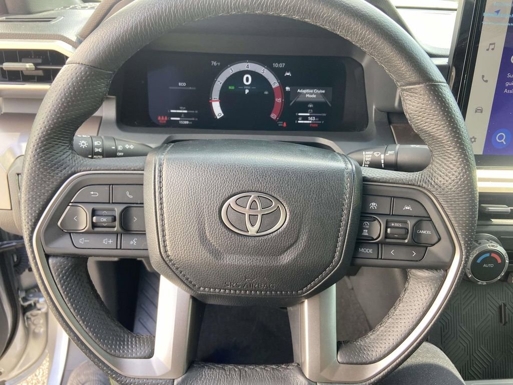 Used 2024 Toyota Tacoma TRD Sport AWD/4WD image 35