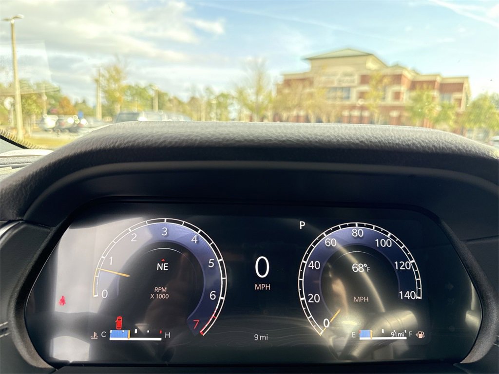 New 2025 Jeep Grand Cherokee Altitude image 17