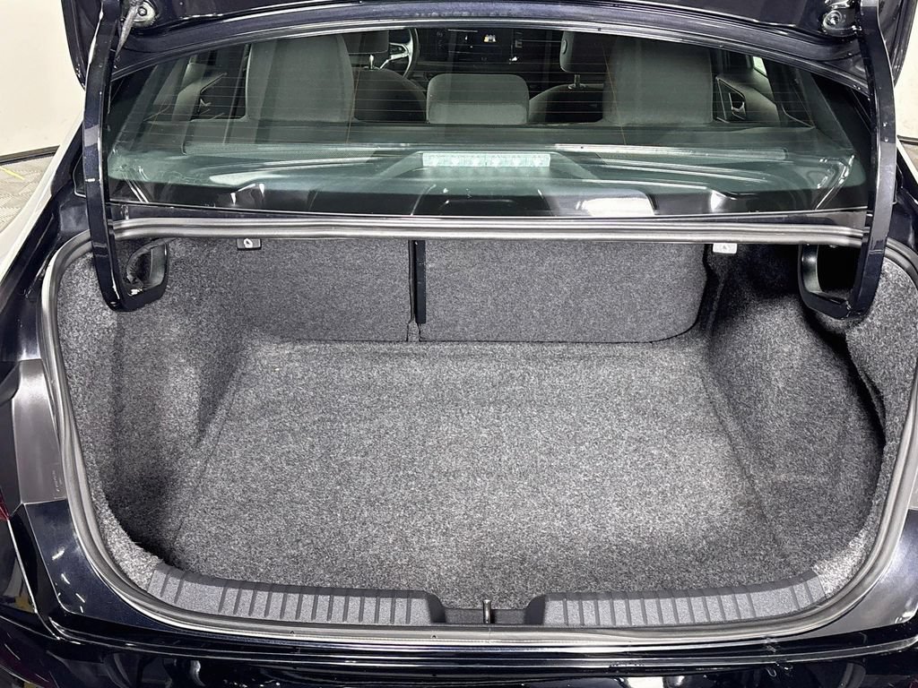 Certified 2025 Volkswagen Jetta Sport FWD image 21