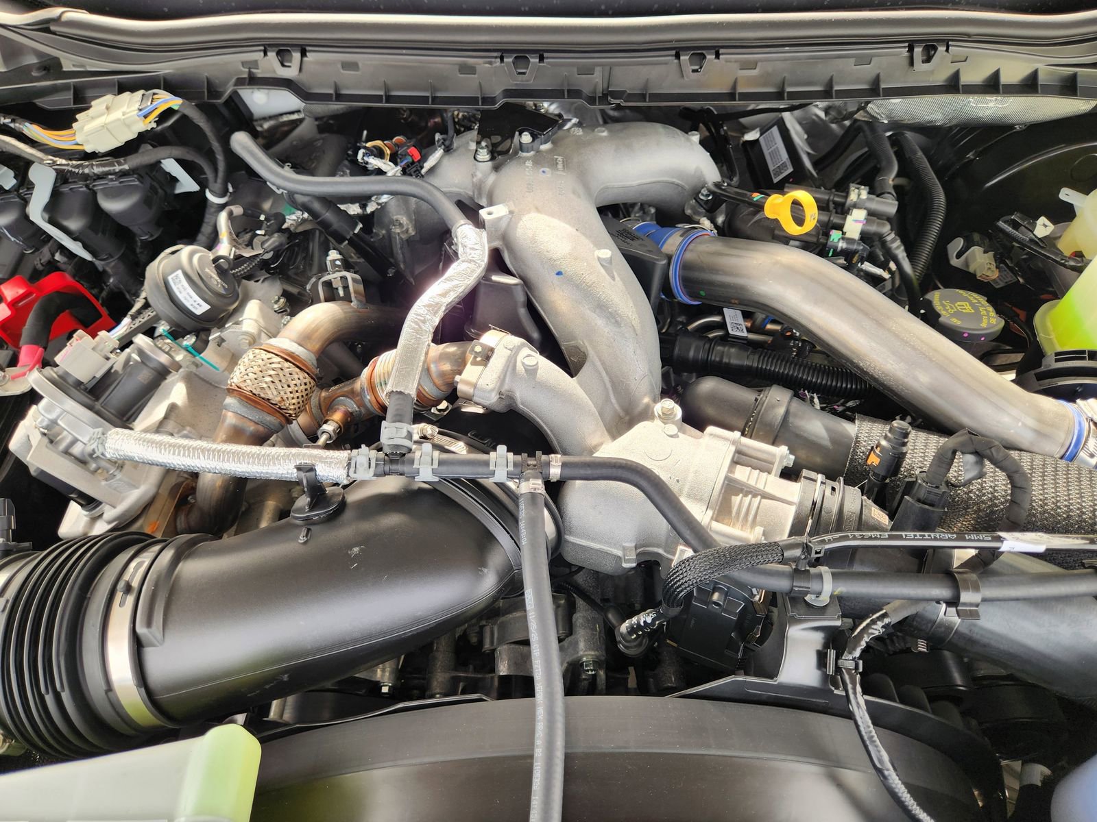 New 2026 Ford F250 Lariat w/ Black Appearance Package image 27