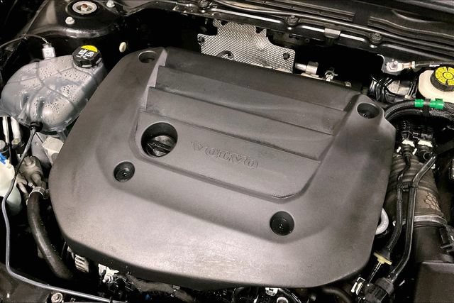 Certified 2023 Volvo XC40 B4 Plus w/ Driver Assist Package FWD image 37