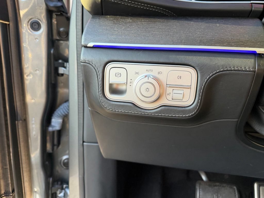 Used 2023 Mercedes-Benz Maybach GLS 600 4MATIC image 18