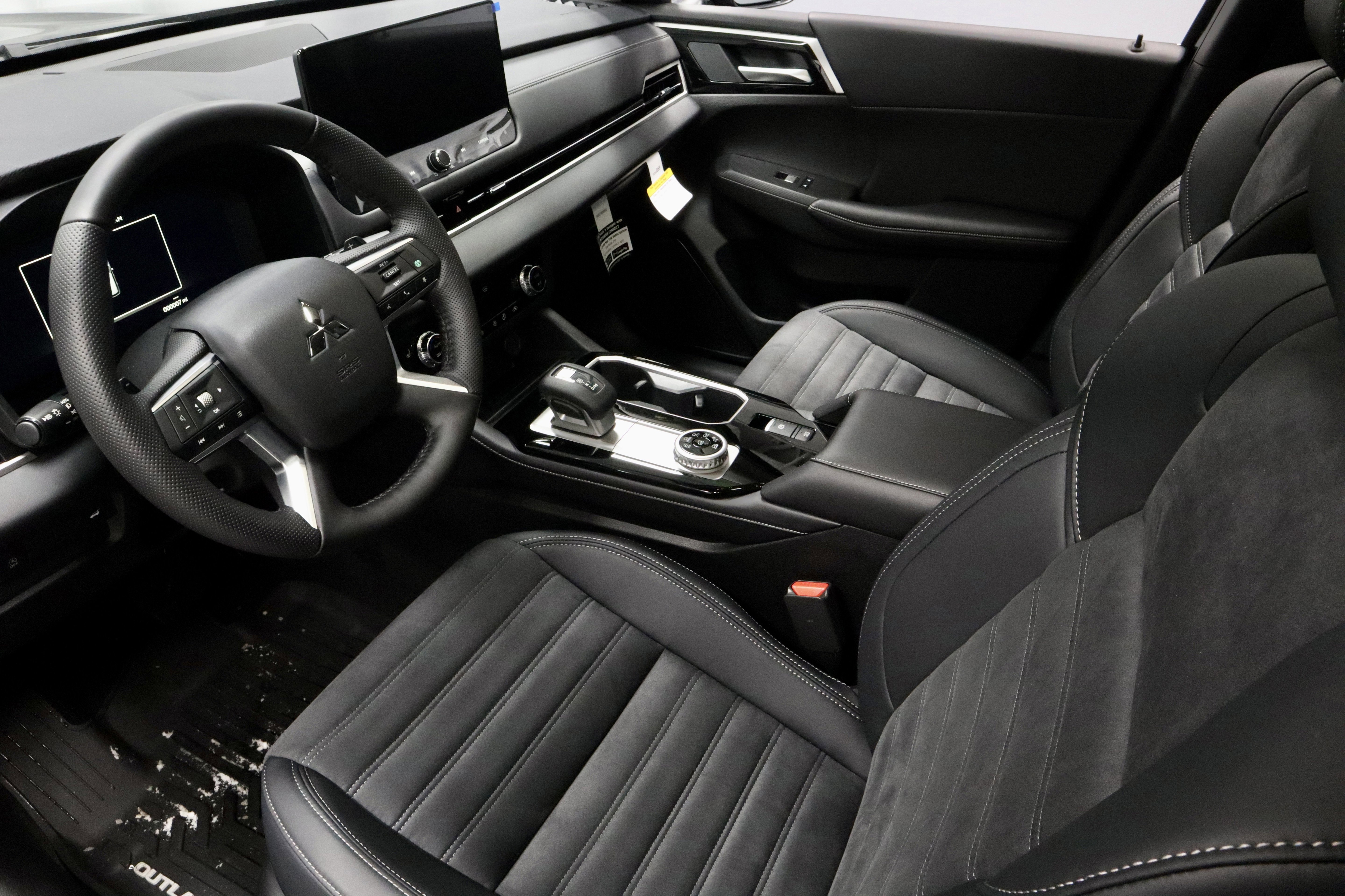 New 2026 Mitsubishi Outlander SE image 15