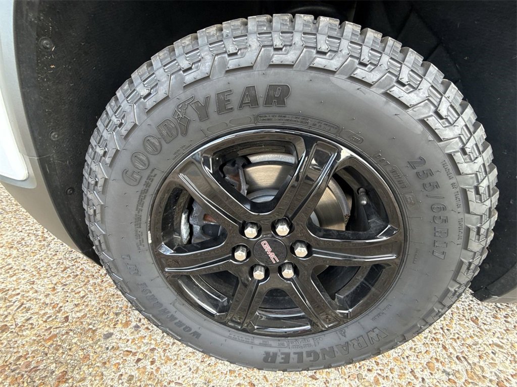 Certified 2023 GMC Acadia AT4 w/ Technology Package image 32