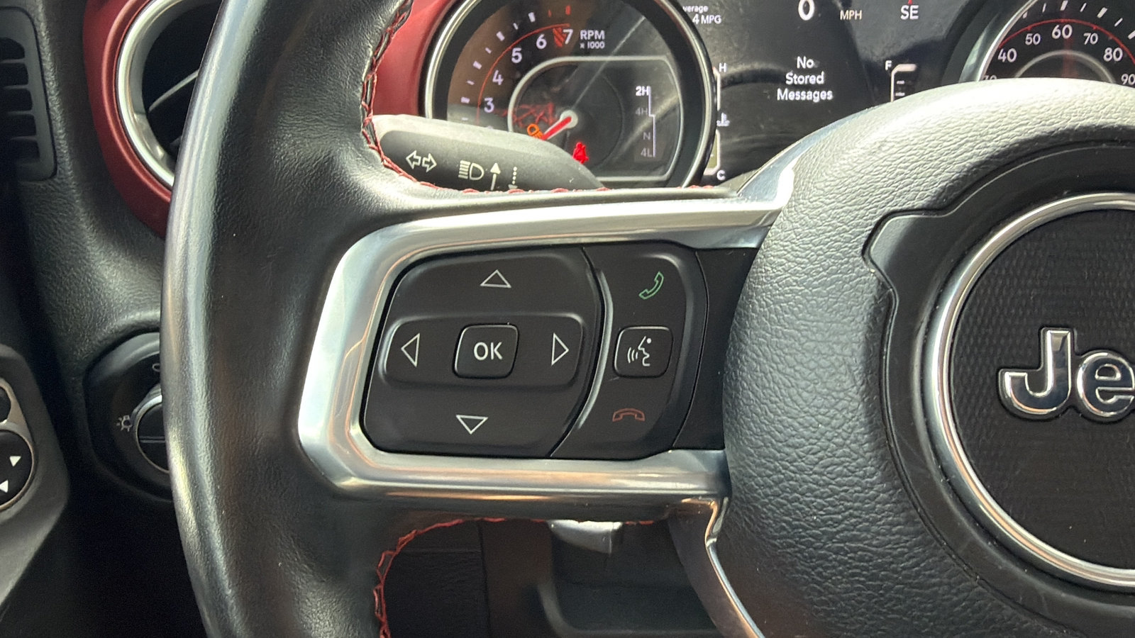 Used 2021 Jeep Gladiator Rubicon AWD/4WD image 25