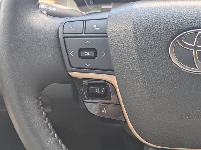 Used 2025 Toyota Crown Signia AWD/4WD image 21