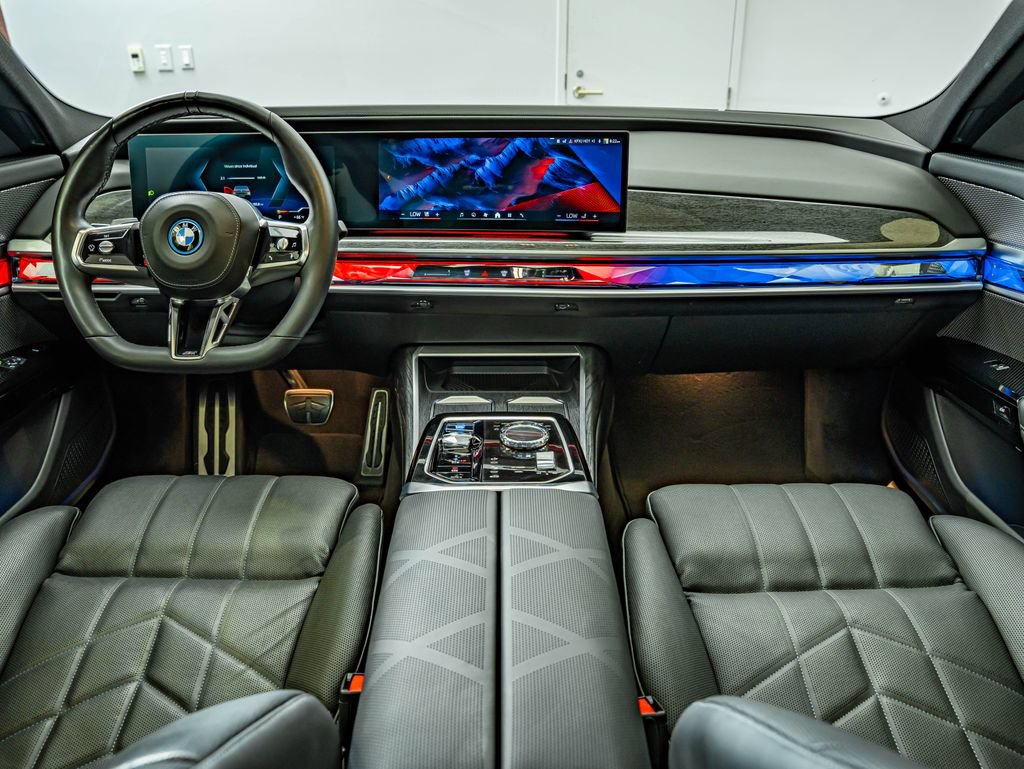 Used 2024 BMW i7 eDrive50 w/ M Sport Package RWD image 35