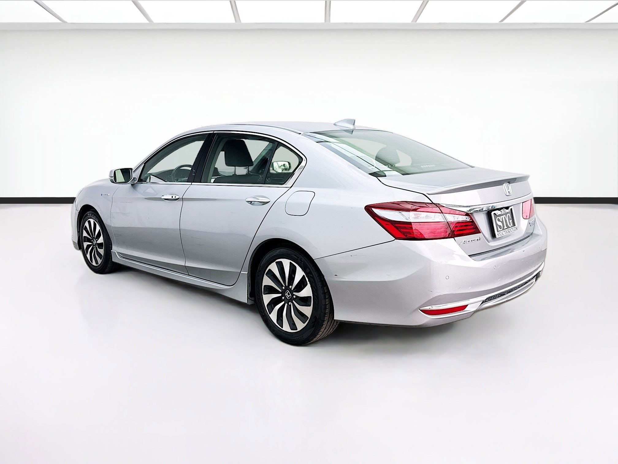 Used 2017 Honda Accord Touring image 6