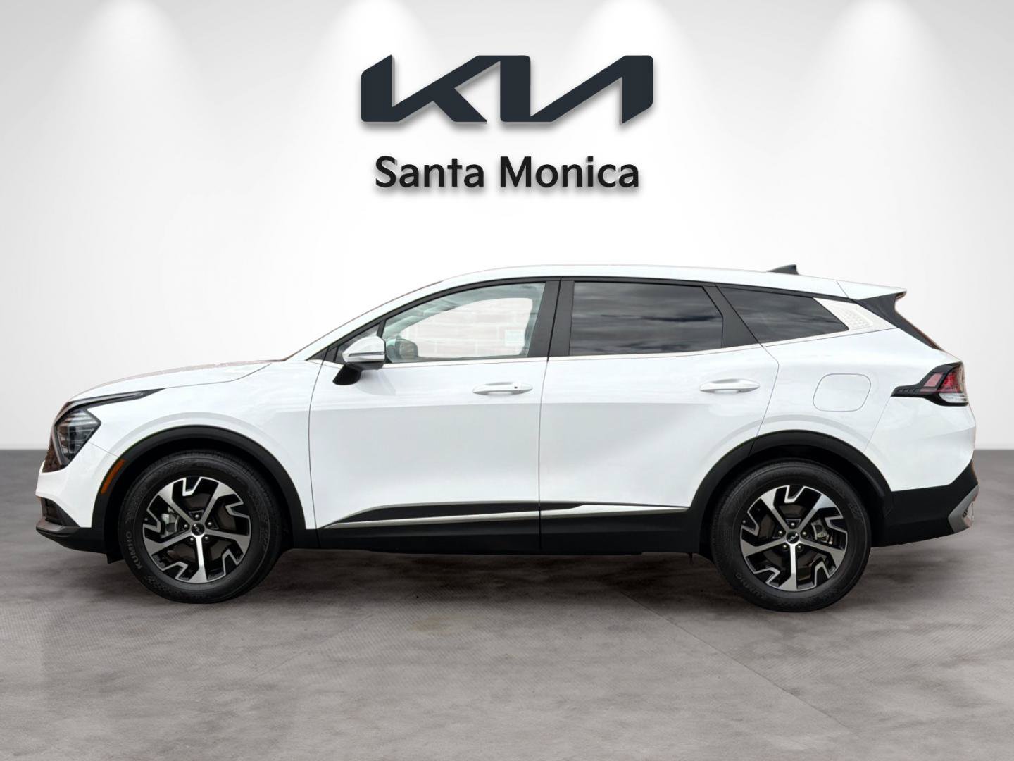 Certified 2024 Kia Sportage EX FWD image 3