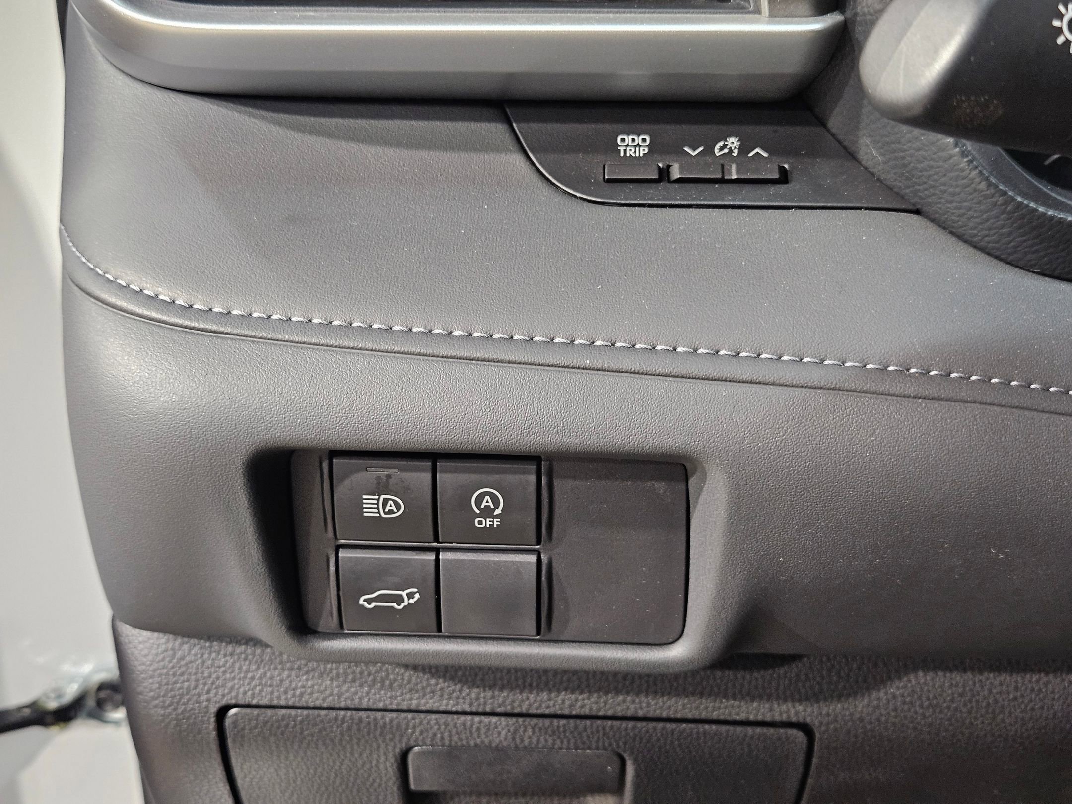 Certified 2025 Toyota Highlander LE FWD image 25
