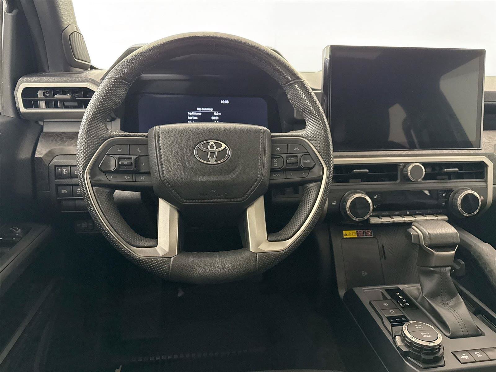 Used 2024 Toyota Tacoma Limited w/ Limited Package (LT) AWD/4WD image 32