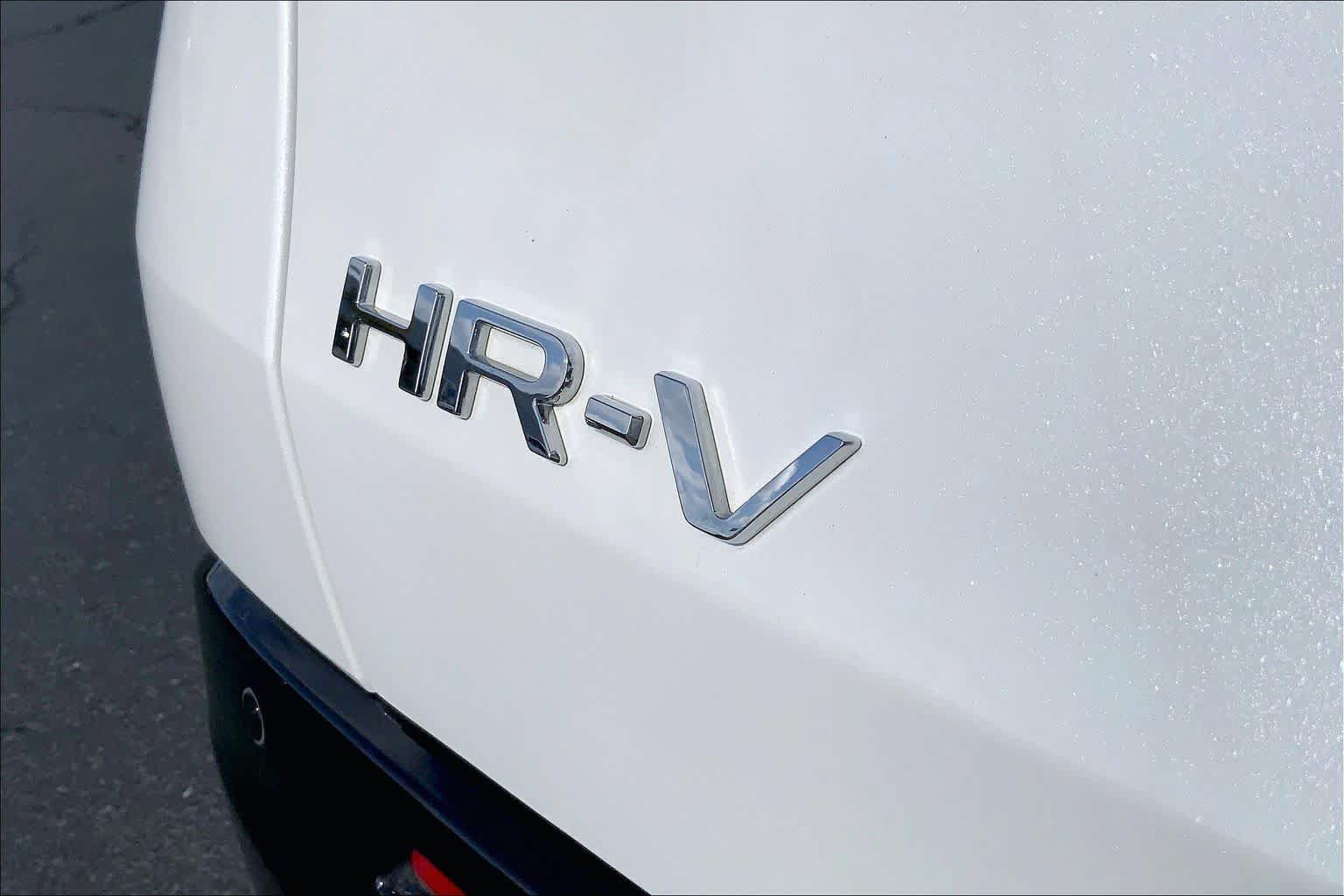Used 2024 Honda HR-V EX-L image 9