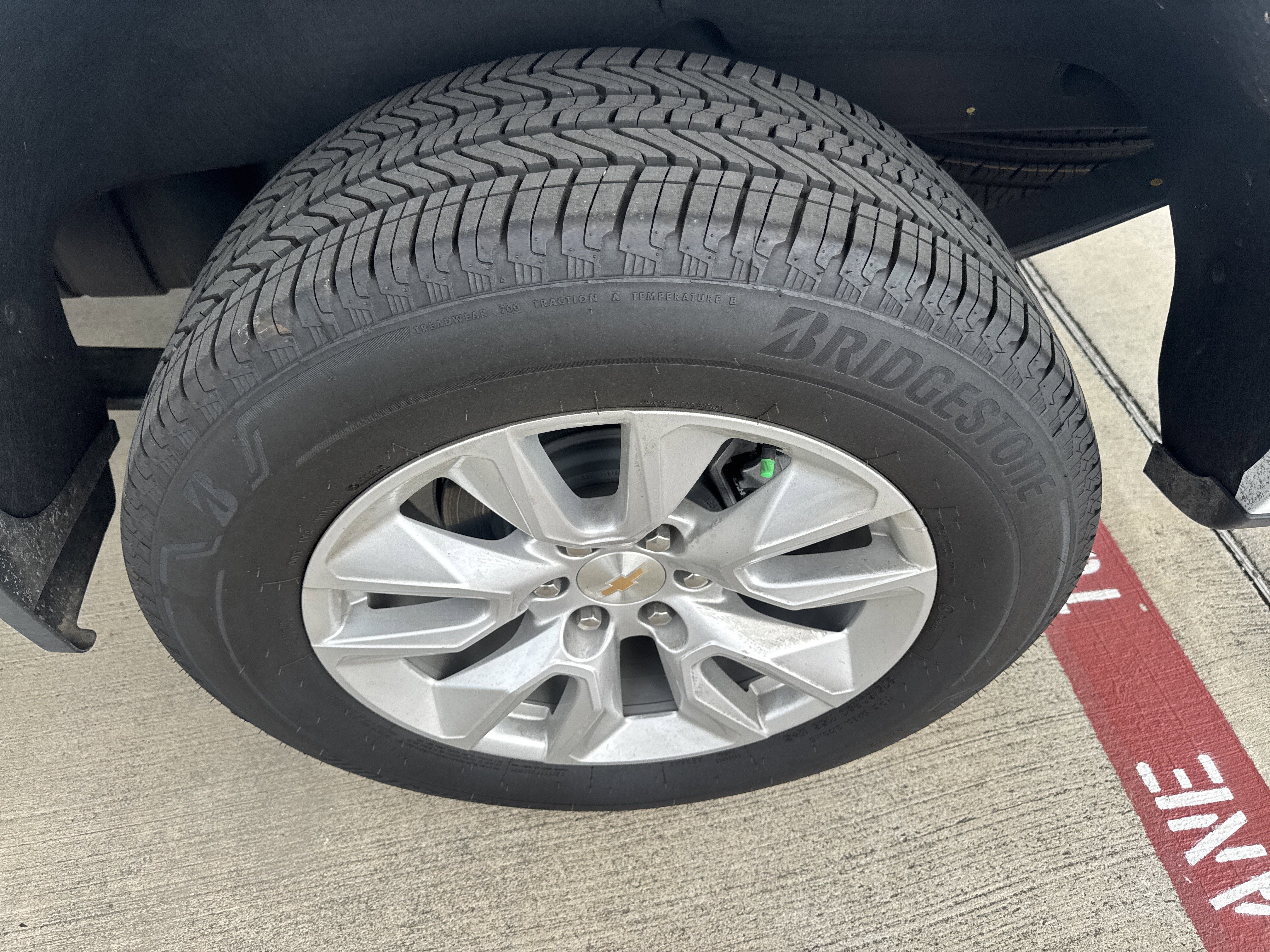 Used 2025 Chevrolet Silverado 1500 Custom image 9