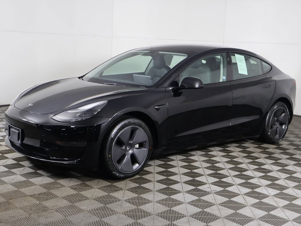 Used 2023 Tesla Model 3 Standard Range image 8
