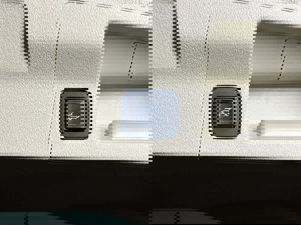 Used 2018 GMC Acadia Denali w/ Technology Package image 34