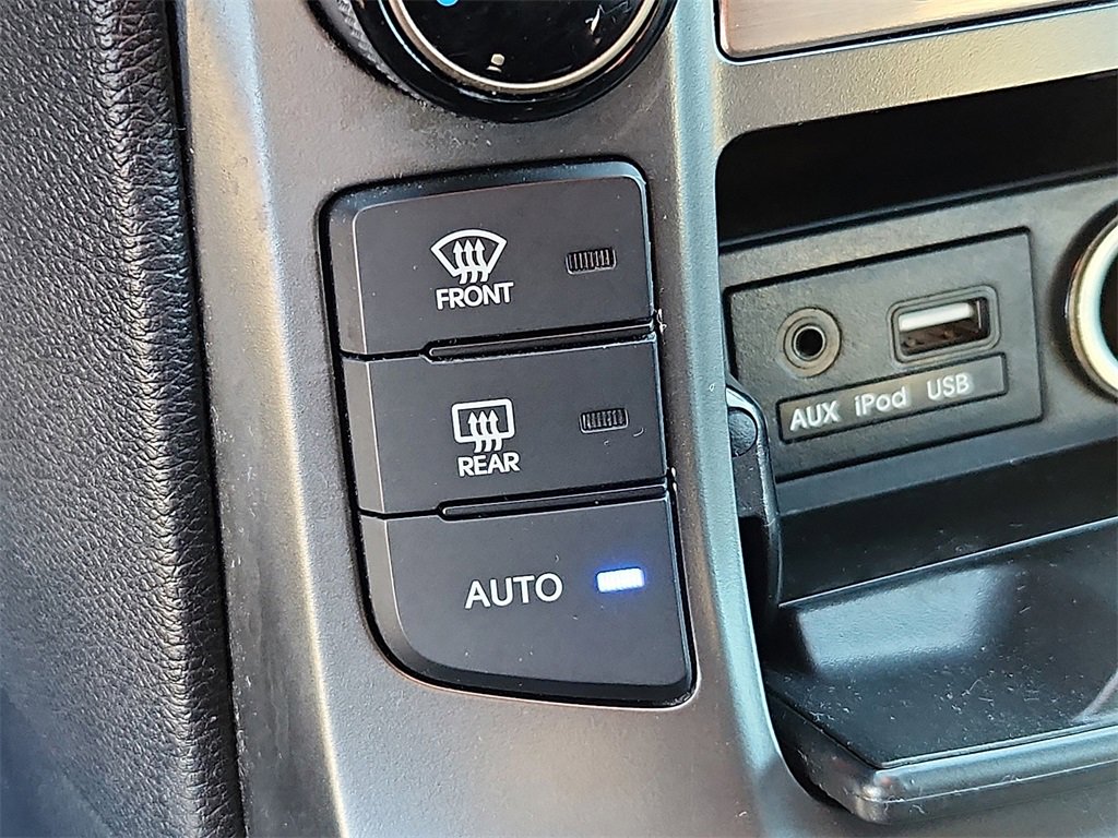 Used 2016 Hyundai Genesis 3.8 image 25