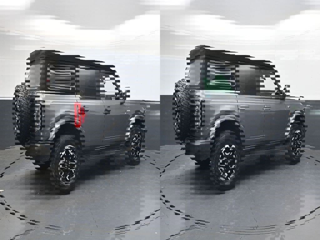 Used 2021 Ford Bronco Outer Banks image 4