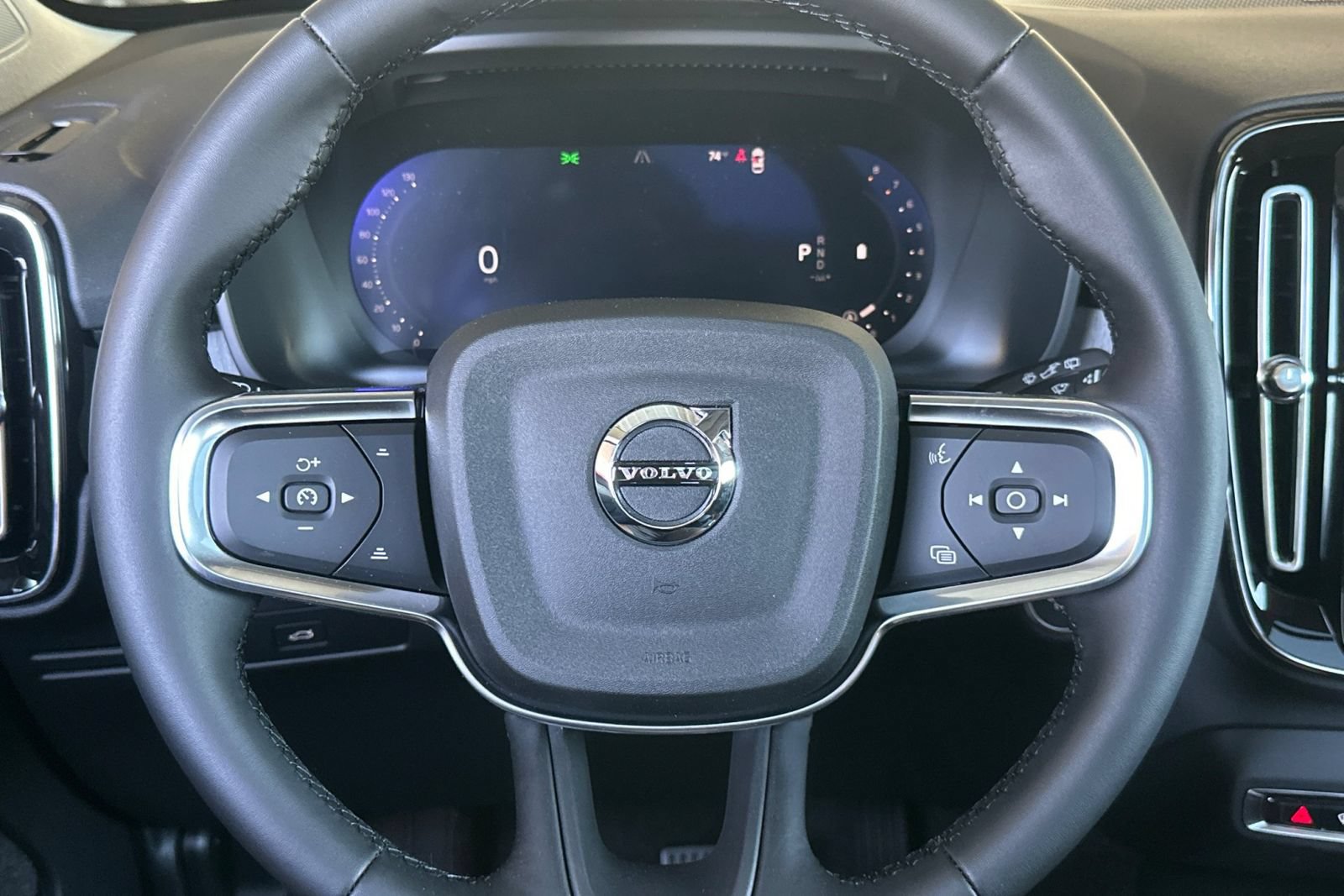 New 2026 Volvo XC40 B5 Ultra w/ Climate Package AWD/4WD image 24