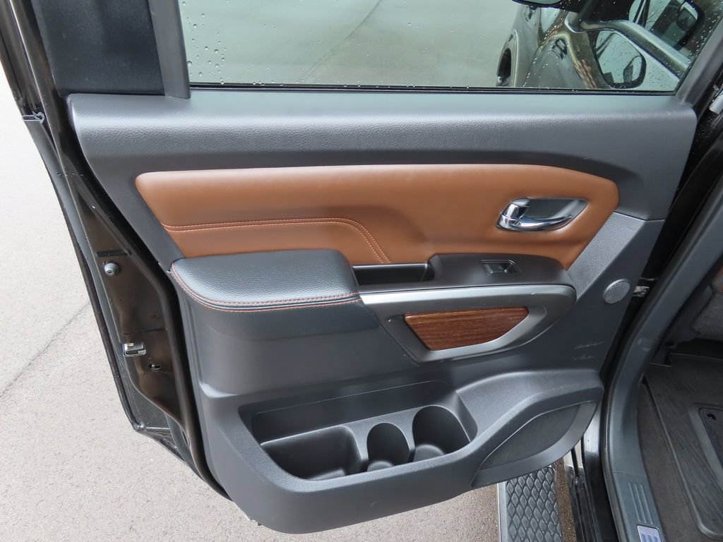 Used 2018 Nissan Titan Platinum Reserve image 31