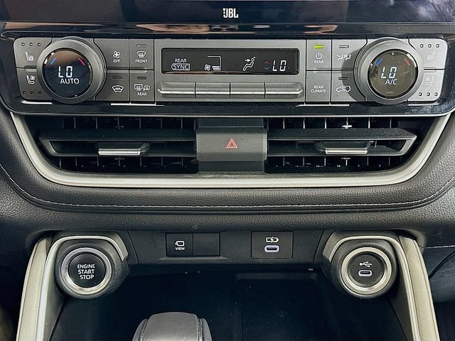 Used 2024 Toyota Grand Highlander AWD image 17