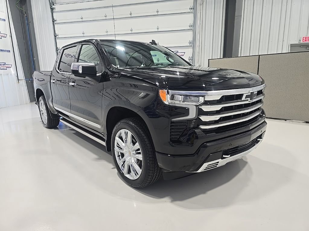Used 2025 Chevrolet Silverado 1500 High Country AWD/4WD image 11