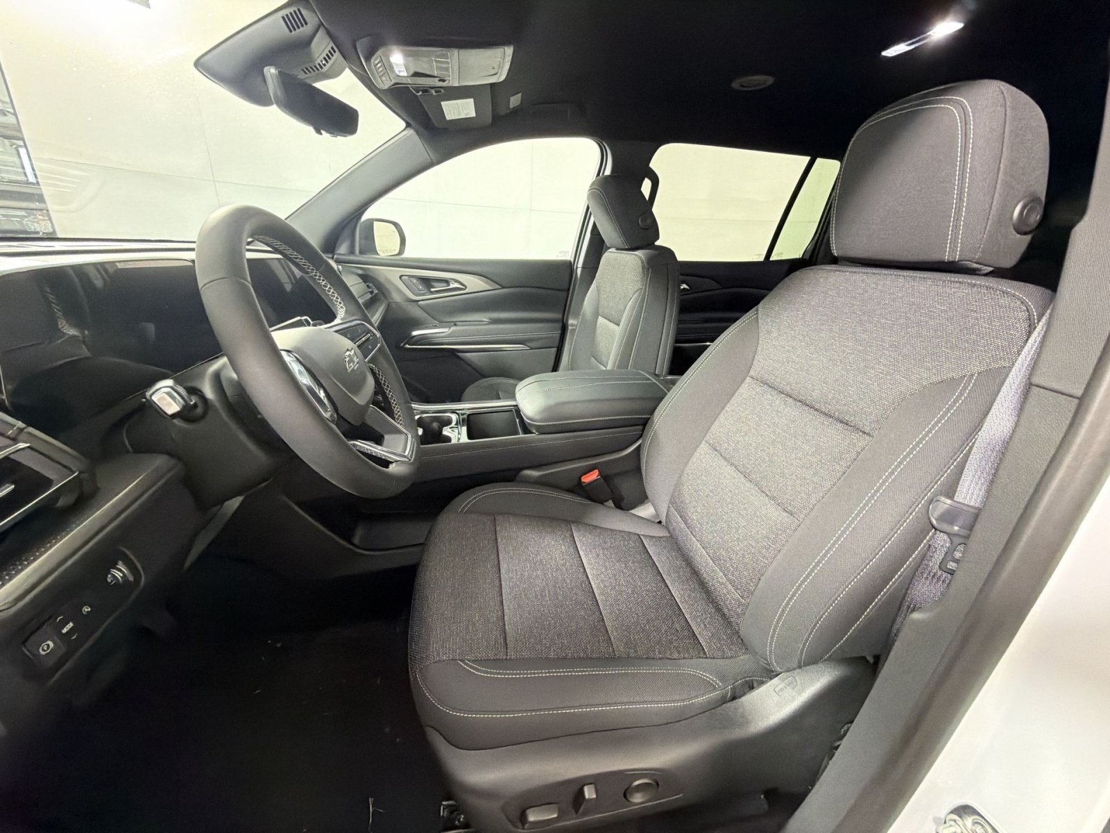 New 2027 Chevrolet Traverse LT FWD image 13
