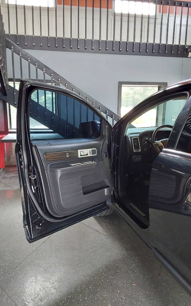 Used 2009 Lincoln MKX 2WD image 17
