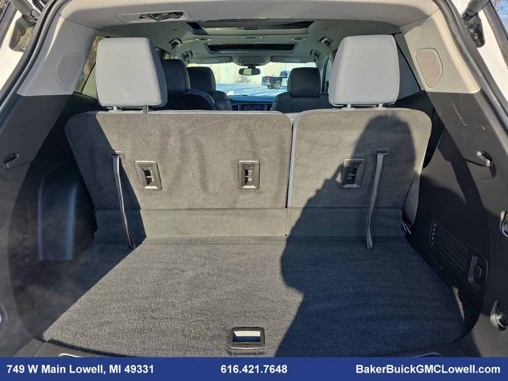 Used 2021 Buick Enclave Essence image 13