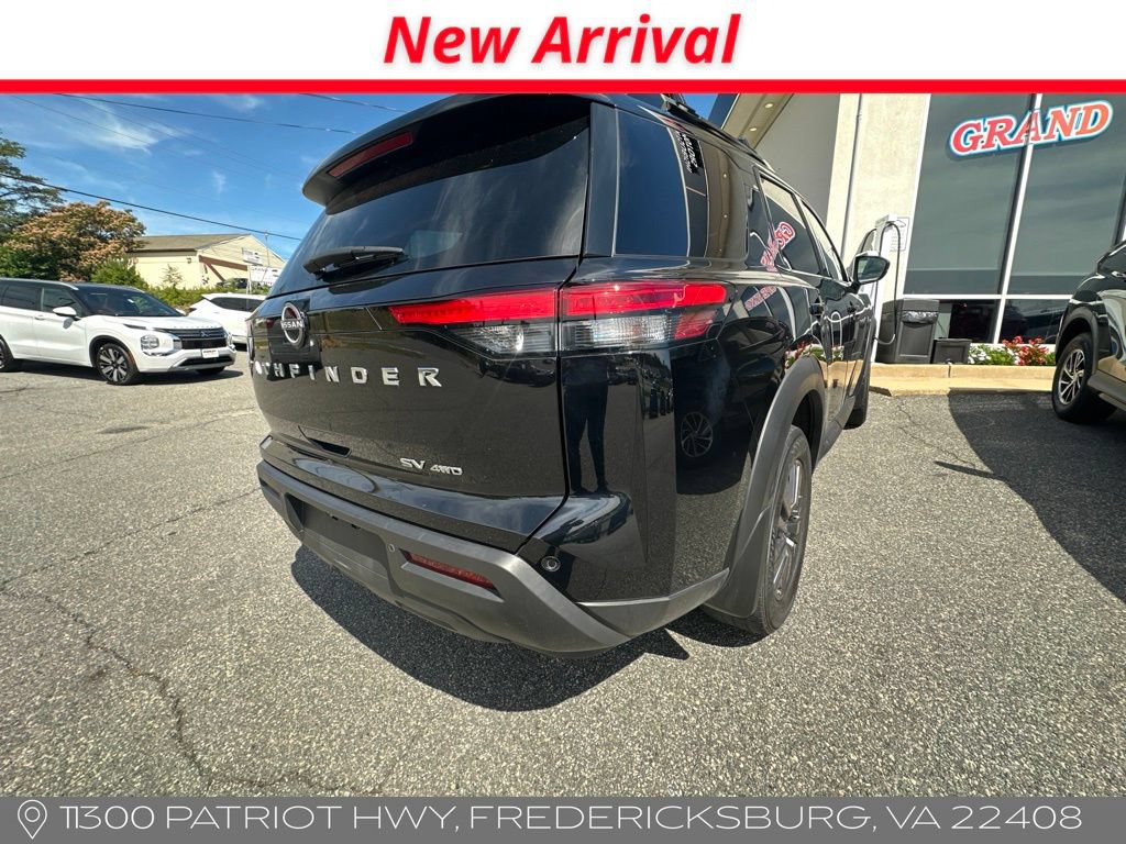 Used 2024 Nissan Pathfinder SV AWD/4WD image 4
