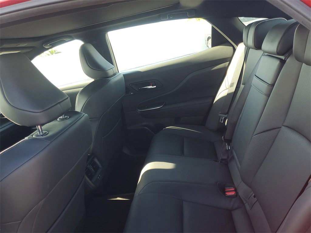 Used 2023 Toyota Crown Limited image 10