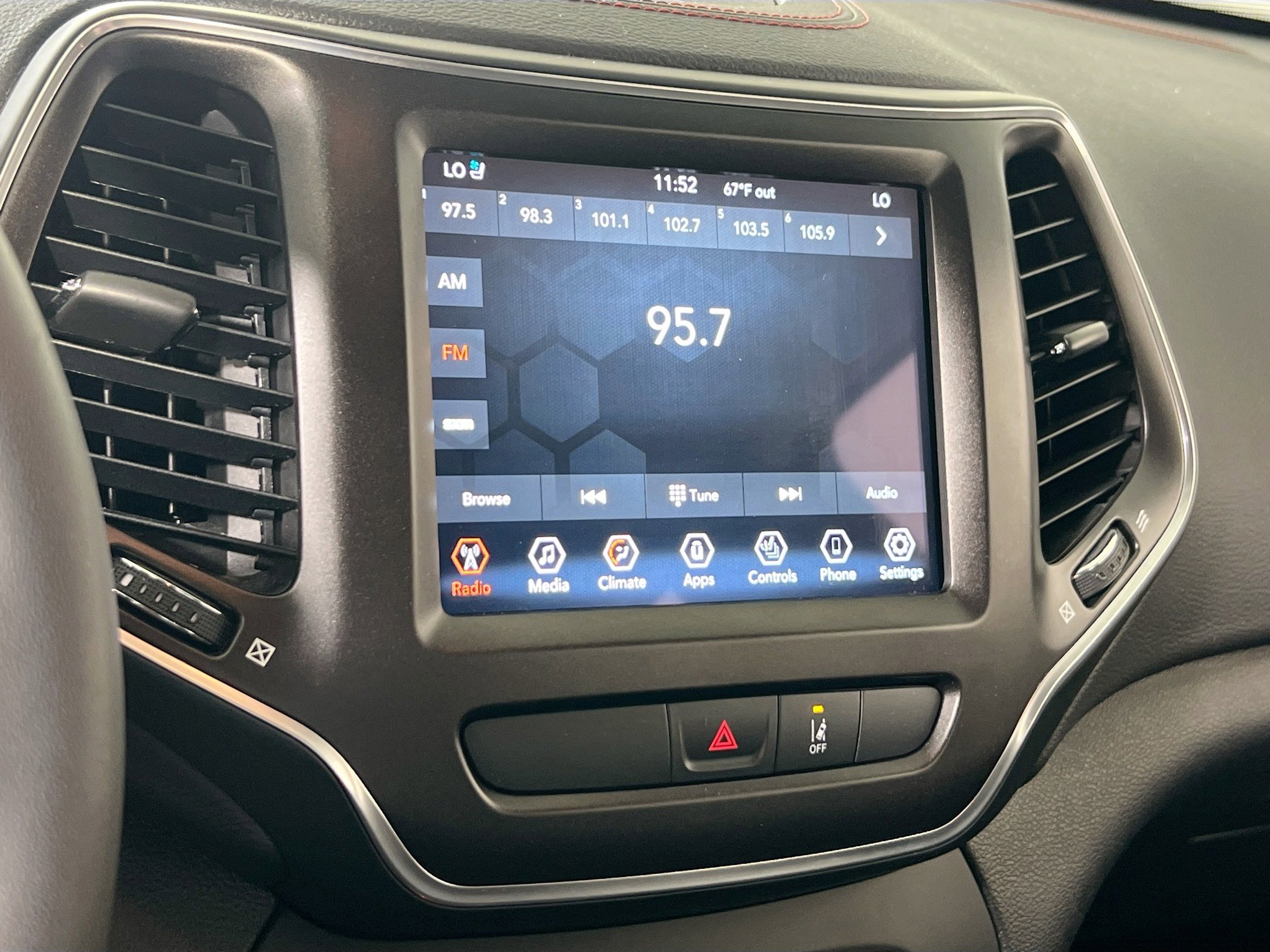 Used 2022 Jeep Cherokee Trailhawk w/ Premium Leather Package image 14