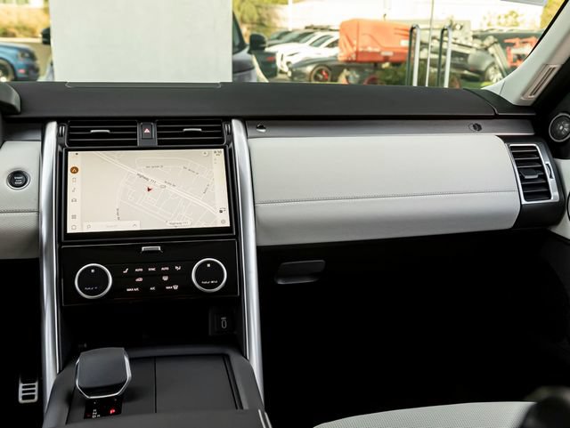 New 2026 Land Rover Discovery Limited Edition AWD/4WD image 24