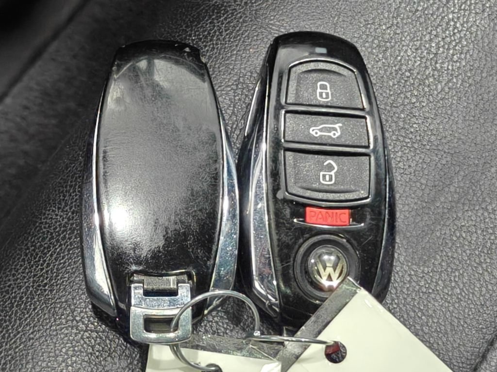 Used 2012 Volkswagen Touareg TDI AWD/4WD image 12