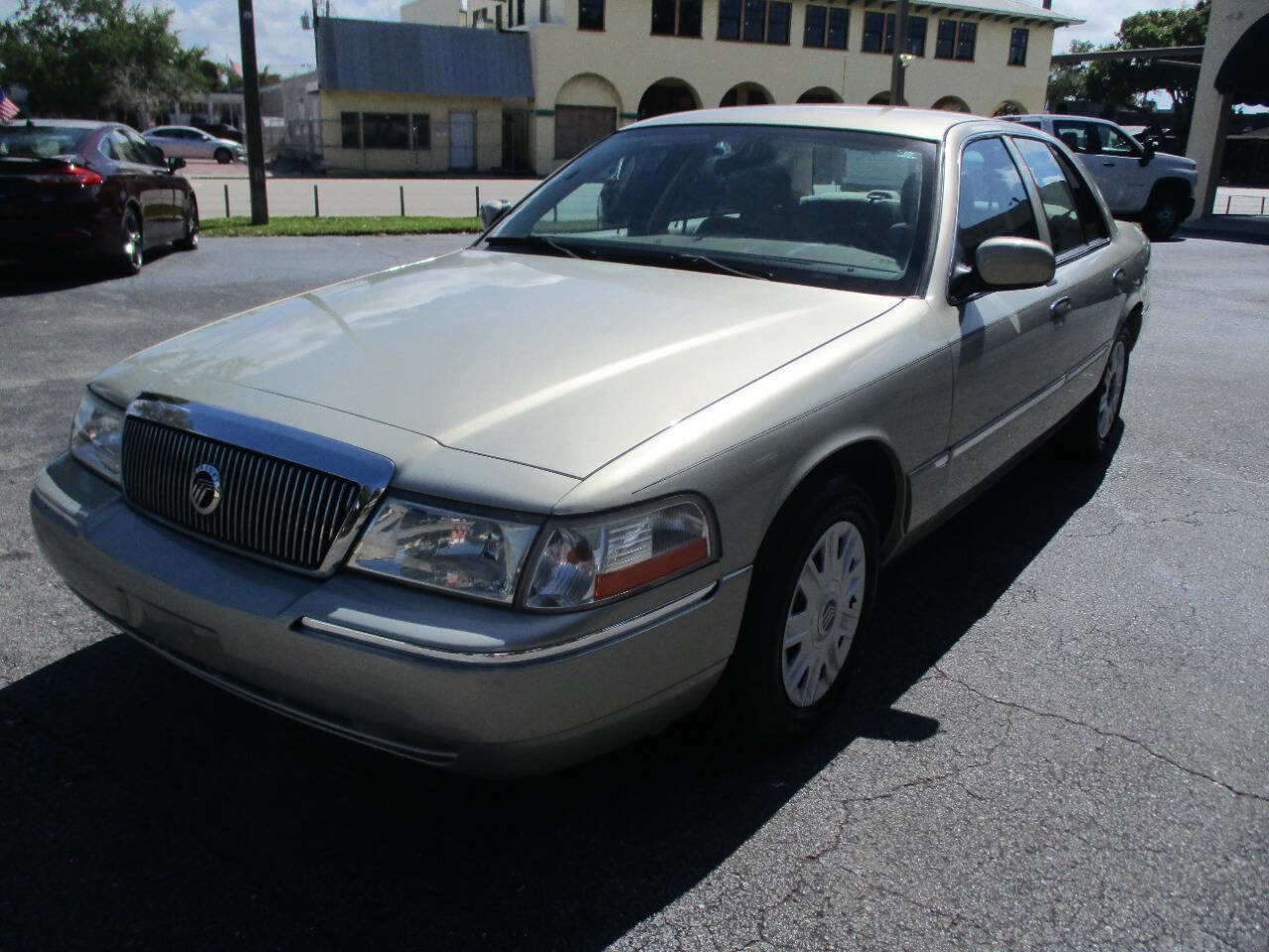 Used 2005 Mercury Grand Marquis GS image 4
