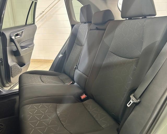 Used 2021 Toyota RAV4 XLE w/ Convenience Package AWD/4WD image 12