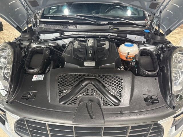 Used 2018 Porsche Macan S w/ Premium Package Plus image 11