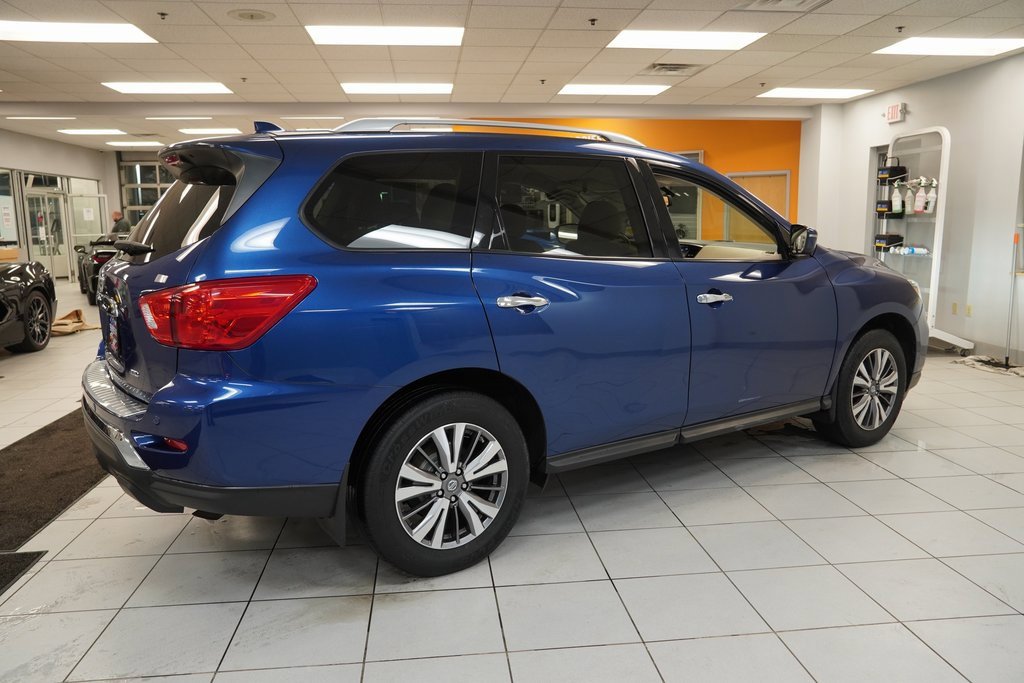Used 2019 Nissan Pathfinder SV image 11