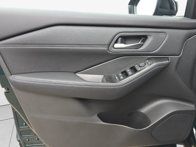 New 2027 Nissan Rogue Dark Armor FWD image 27