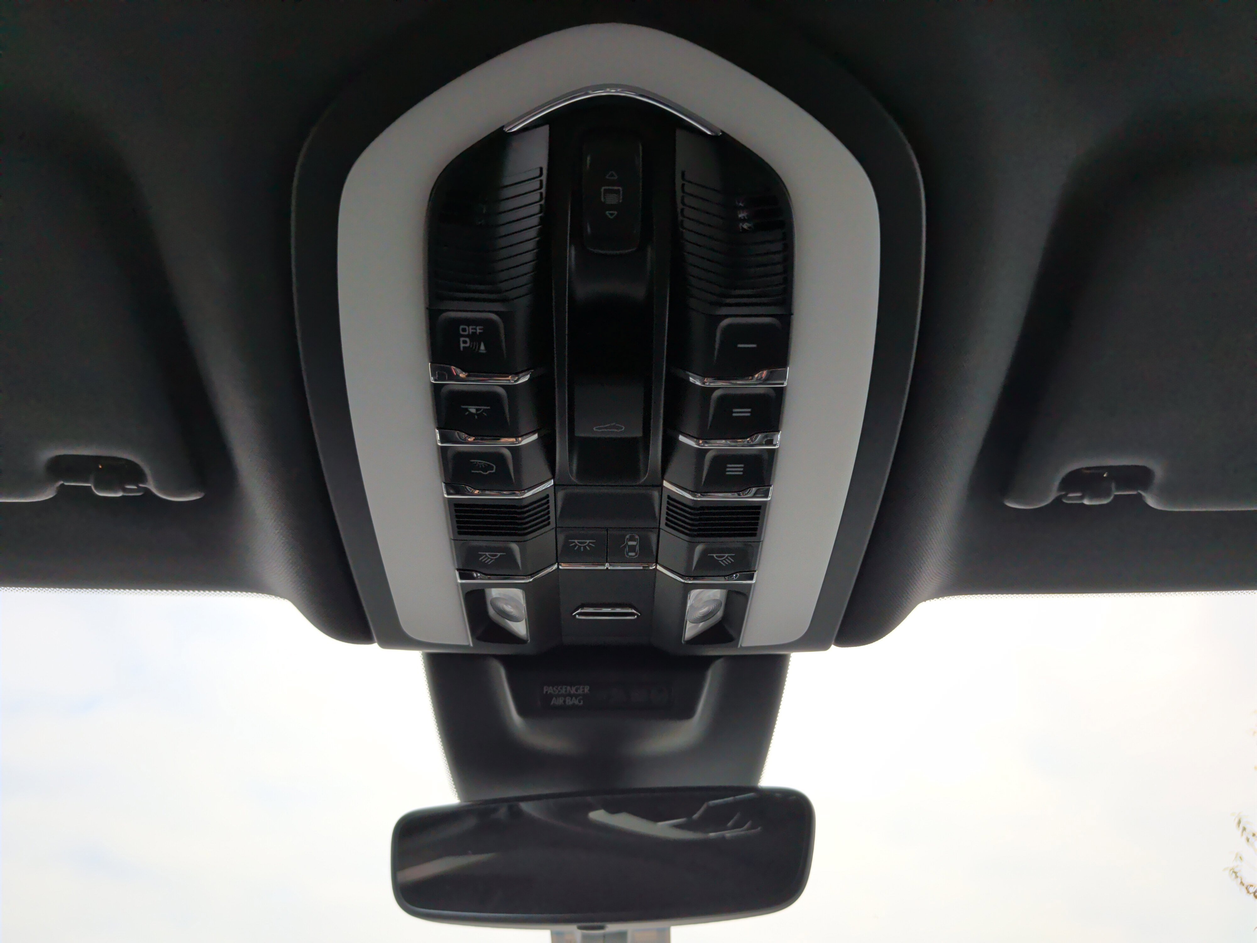 Used 2024 Porsche Macan image 30