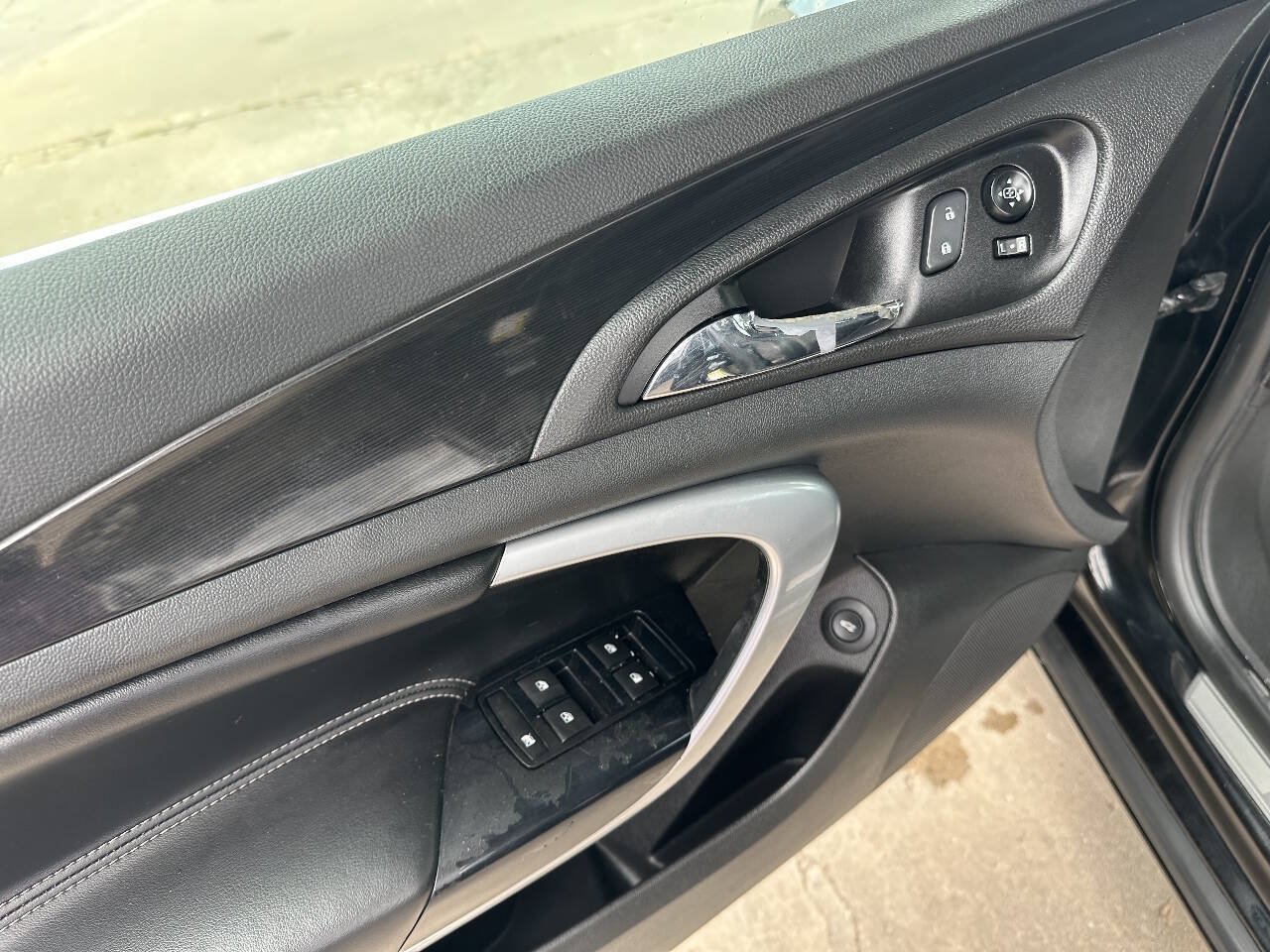 Used 2017 Buick Regal Sport Touring FWD image 18