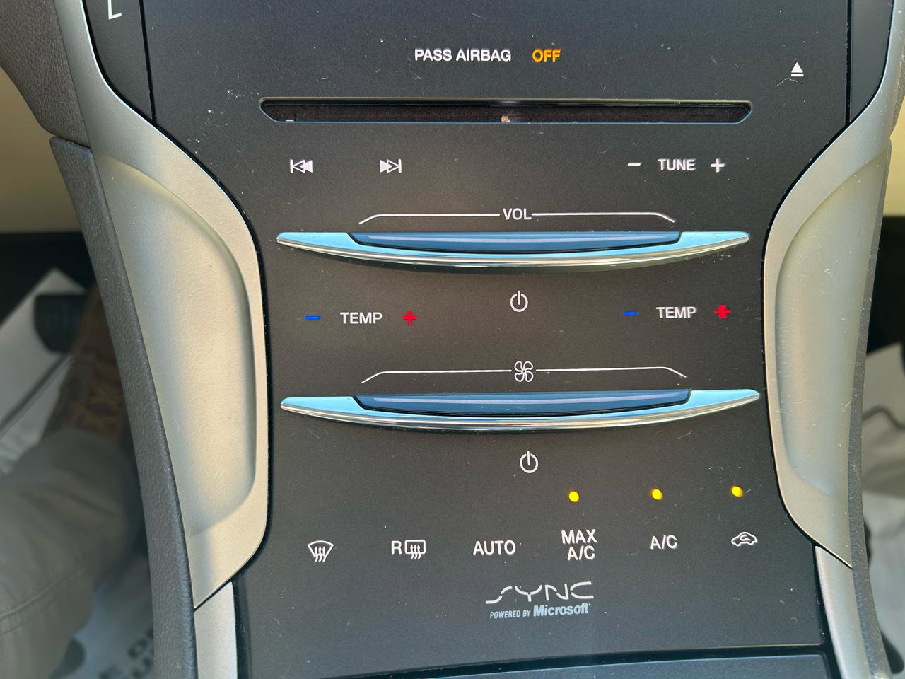 Used 2015 Lincoln MKZ Hybrid w/ Equipment Group 201A Select image 28