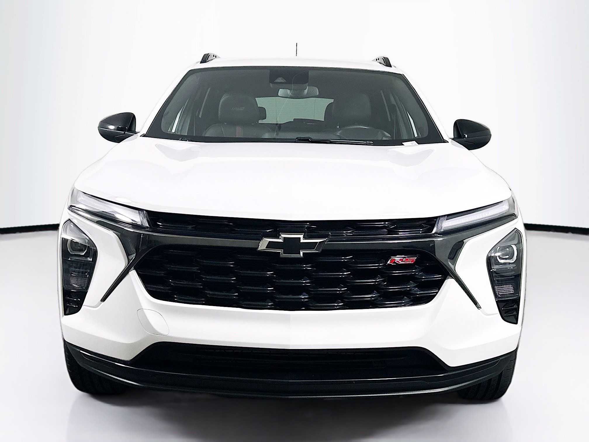 Used 2024 Chevrolet Trax RS FWD image 2