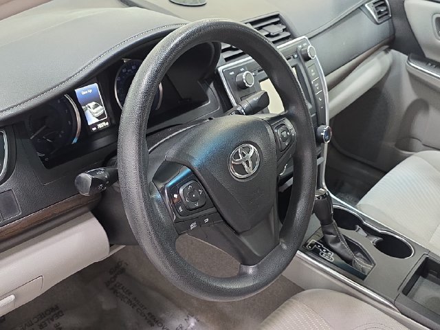 Used 2016 Toyota Camry LE FWD image 14