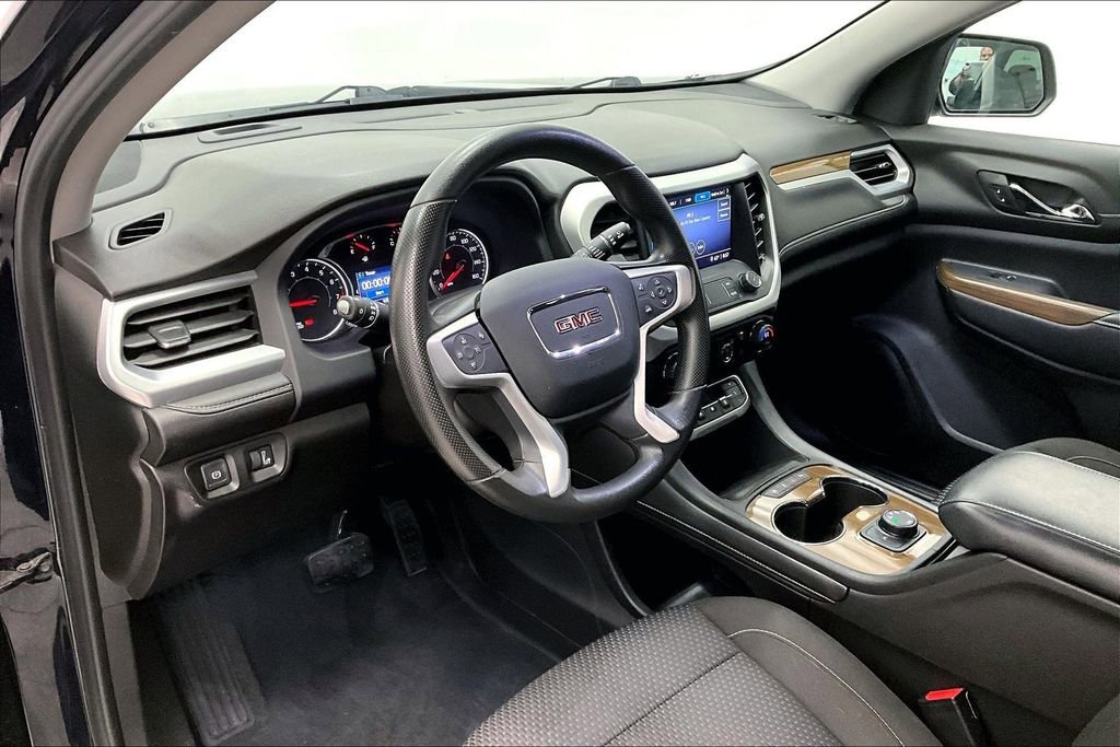 Used 2021 GMC Acadia SLE image 13