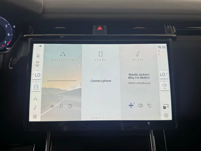 New 2026 Land Rover Range Rover Velar Dynamic SE image 16