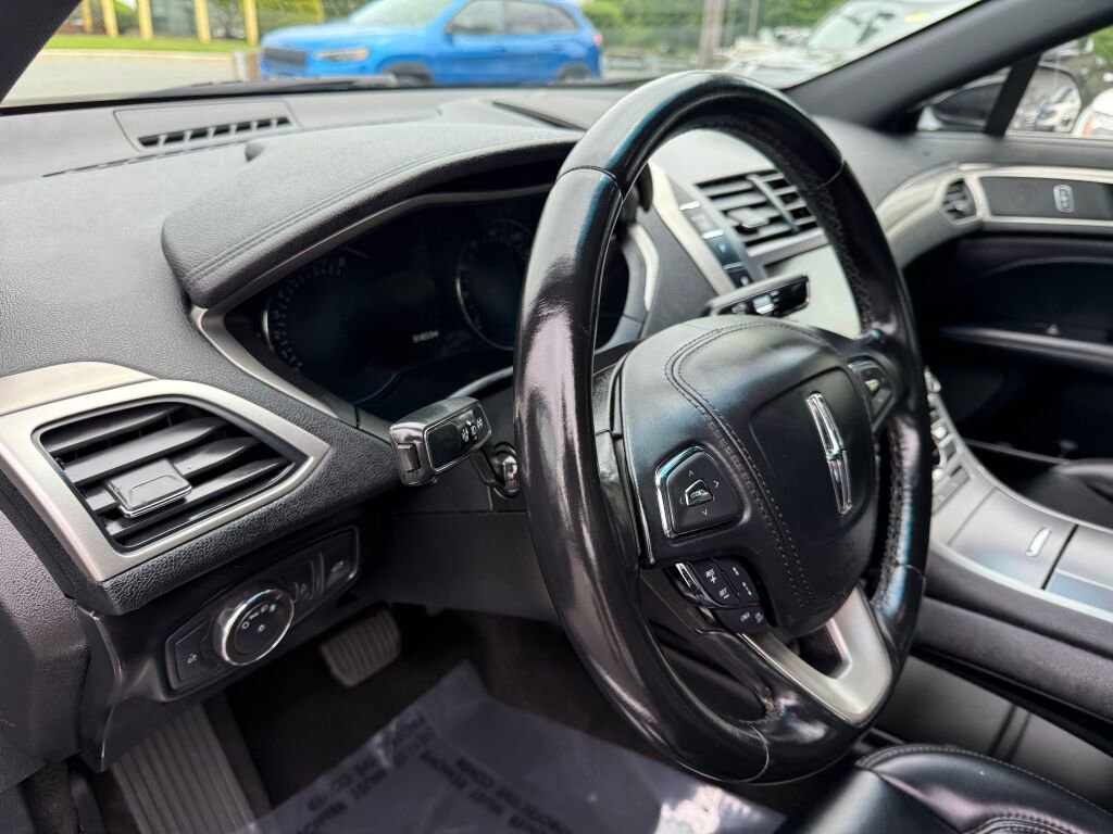 Used 2020 Lincoln MKZ Standard image 12