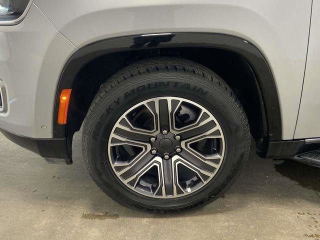 Used 2024 Jeep Wagoneer L Series II w/ Flexible Seating Group image 7